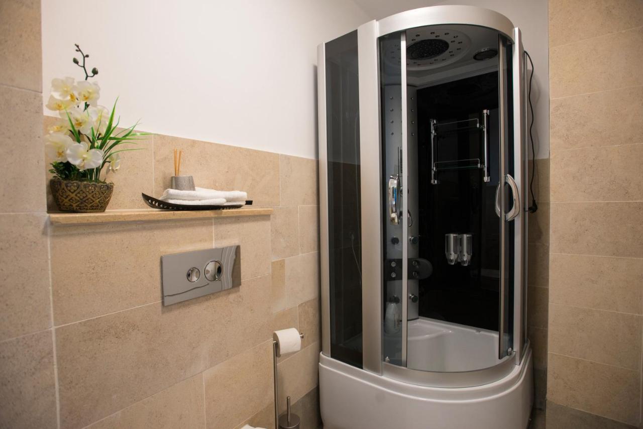 Lira Holiday Apartments Σάτου Μάρε Εξωτερικό φωτογραφία