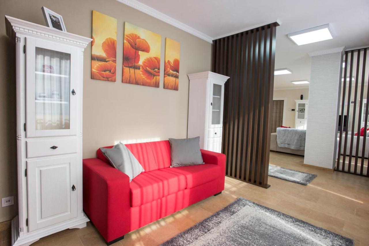Lira Holiday Apartments Σάτου Μάρε Εξωτερικό φωτογραφία