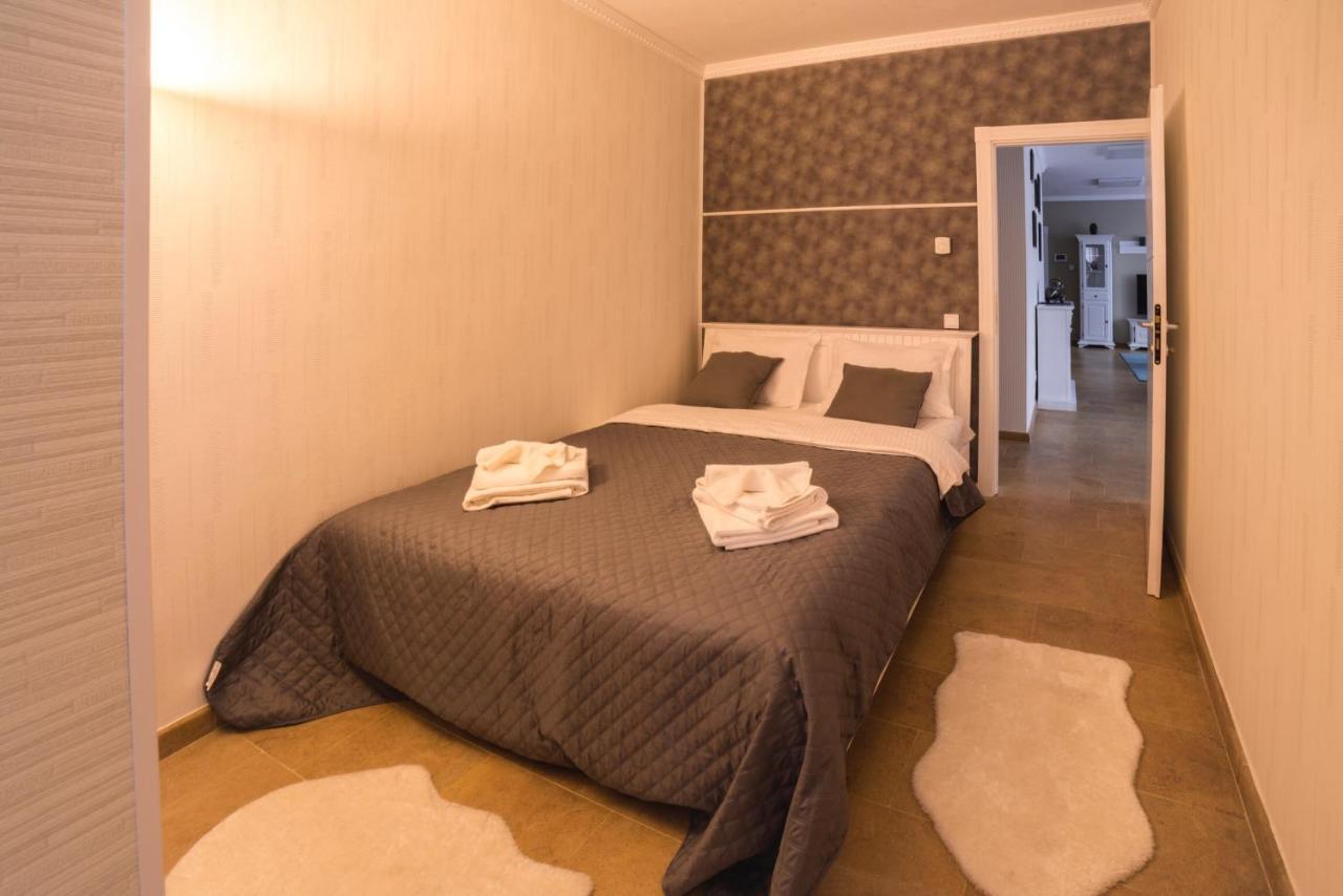 Lira Holiday Apartments Σάτου Μάρε Εξωτερικό φωτογραφία