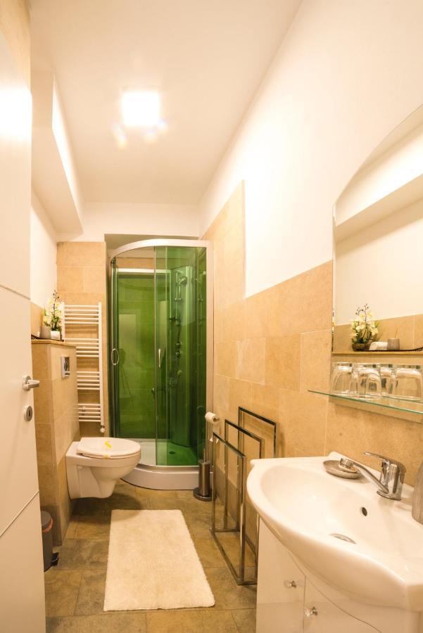 Lira Holiday Apartments Σάτου Μάρε Εξωτερικό φωτογραφία